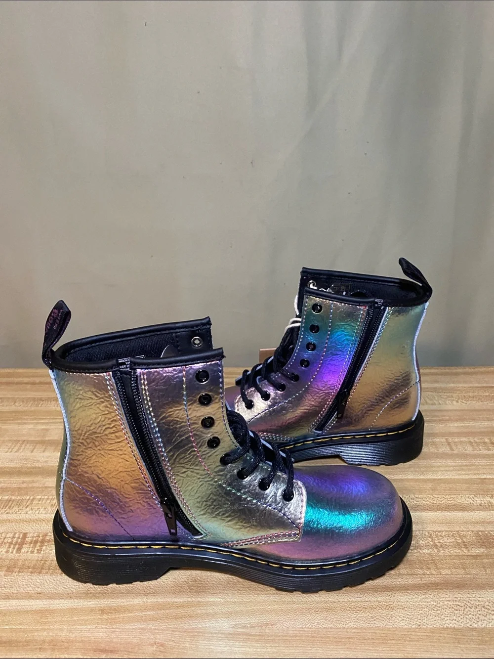 Dr. Martens 1460 Junior Rainbow Crinkle Boots 8-Eye Iridescent Metallic L5/ M4
